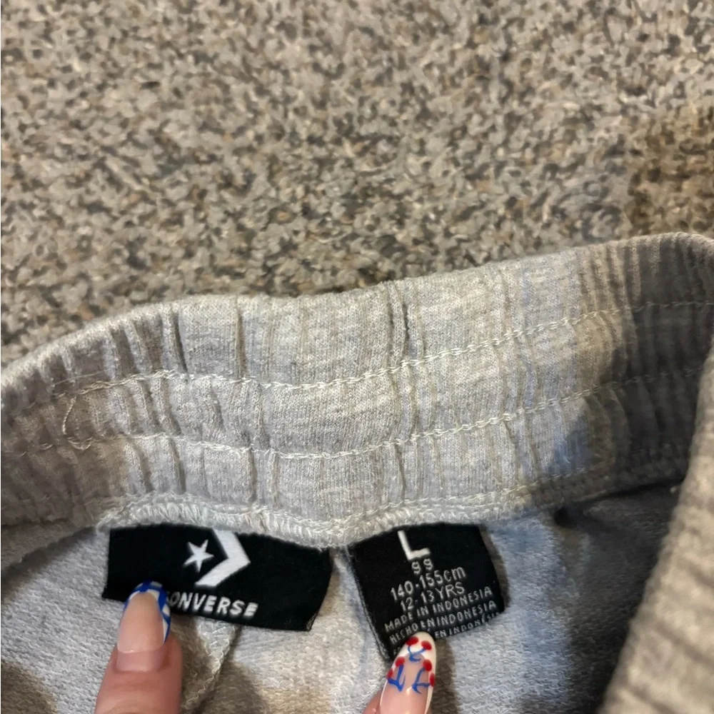 Converse size large